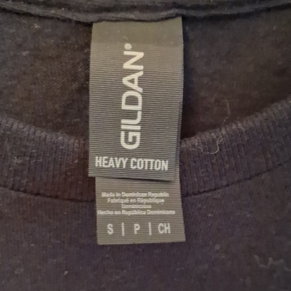 Gildan Black T‑Shirt with Yellow Mustang Car Graphic - Picture 2 of 7